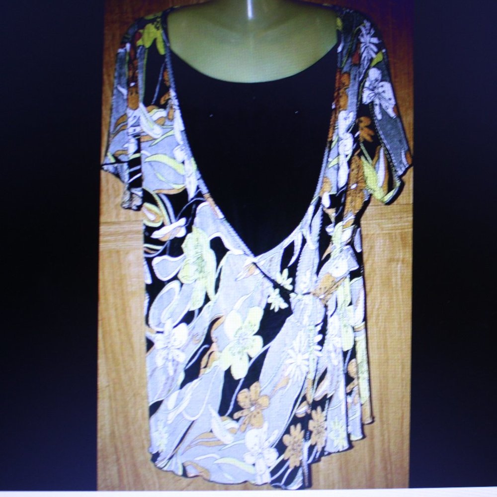 Goddess Collection Women's Floral Wrap Blouse Sz 2X